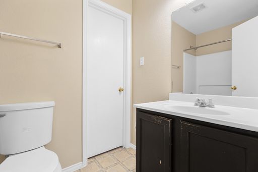 8304 Heights Valley, Converse, TX 78109