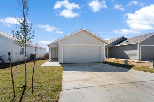 3707 Moon Hill Rd, Marion, TX 78124