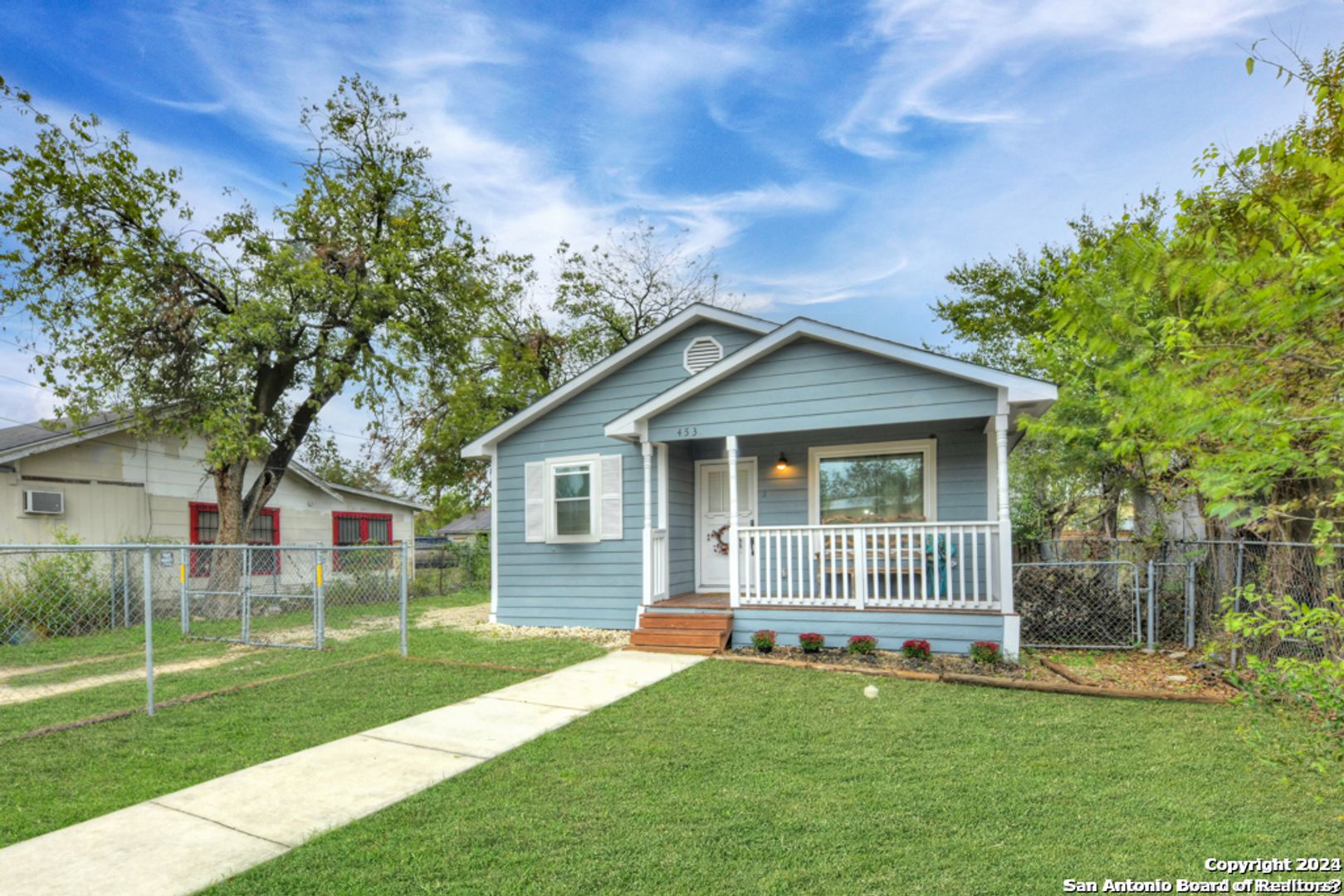 San Antonio House: 453 Mitchell St