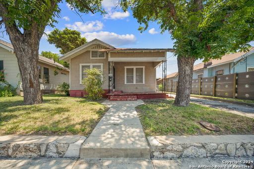 2 Bedrooms and 1 Bathroom located in Denver Heights Subdivision – photo 1