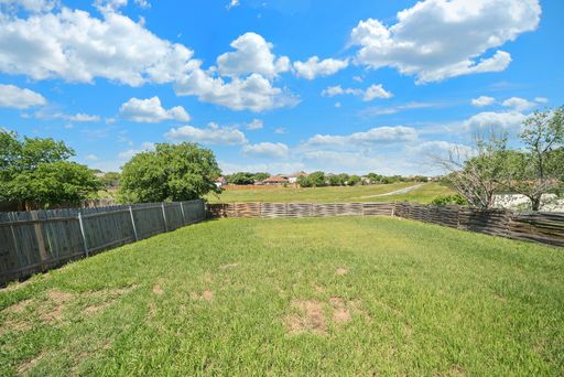 7839 Bypass Shoals, San Antonio, TX 78244
