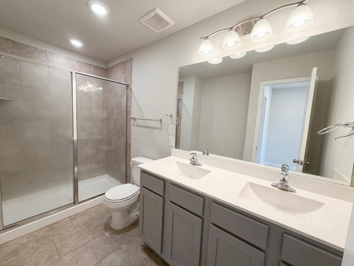 2432 Ayers Dr, Seguin, TX 78155