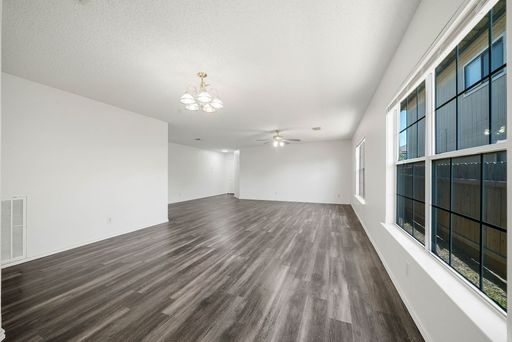 7839 Bypass Shoals, San Antonio, TX 78244
