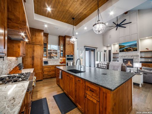 196 Bobby Lynn Dr, Adkins, TX 78101