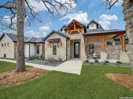 196 Bobby Lynn Dr, Adkins, TX 78101