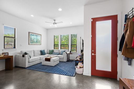 918 N Olive St, San Antonio, TX 78202