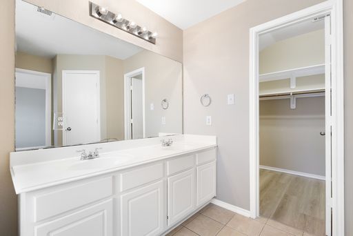 6526 Charles Field, Leon Valley, TX 78238