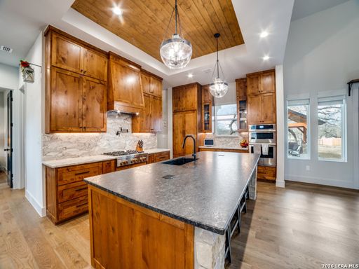 196 Bobby Lynn Dr, Adkins, TX 78101