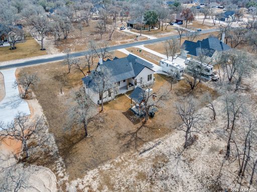 196 Bobby Lynn Dr, Adkins, TX 78101