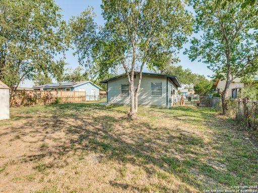 5830 Castle Yard, San Antonio, TX 78218