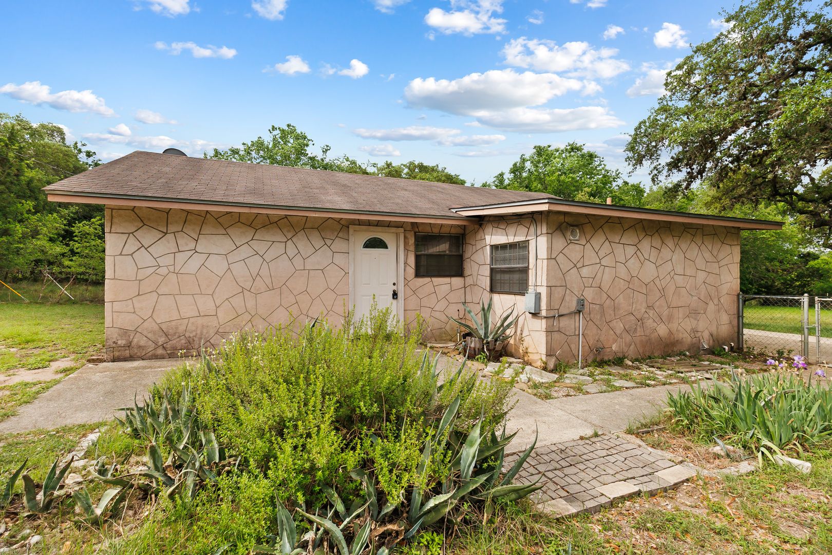 Boerne House: 9423 Aqua Dr.