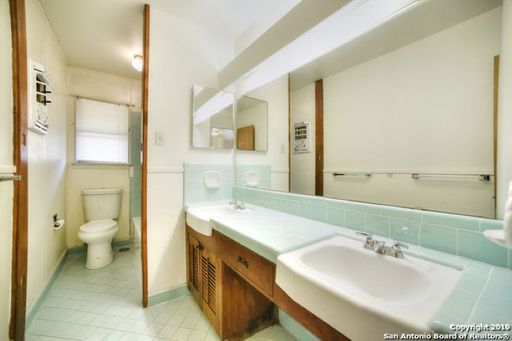 3223 Oakleaf Dr, San Antonio, TX 78209