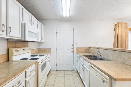 8430 Cranberry Hill, San Antonio, TX 78254