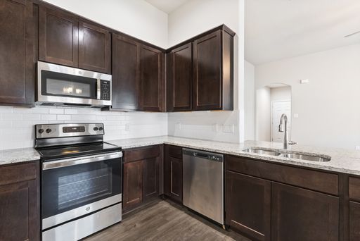 636 Heathers Way, Seguin, TX 78155