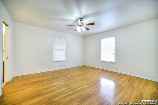 3223 Oakleaf Dr, San Antonio, TX 78209