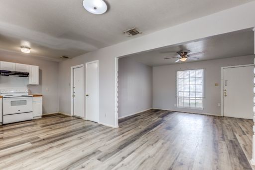 827 Spring Park Dr, San Antonio, TX 78227