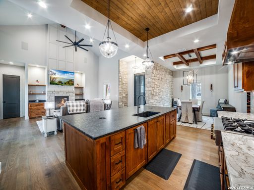 196 Bobby Lynn Dr, Adkins, TX 78101