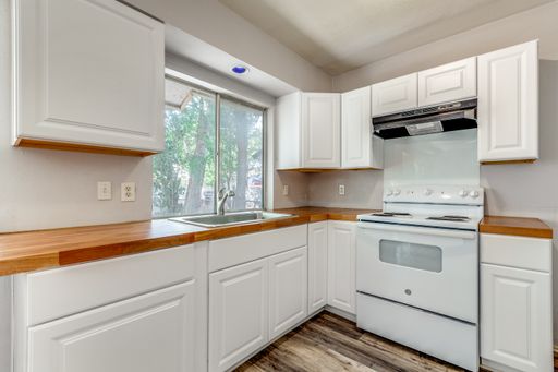 827 Spring Park Dr, San Antonio, TX 78227