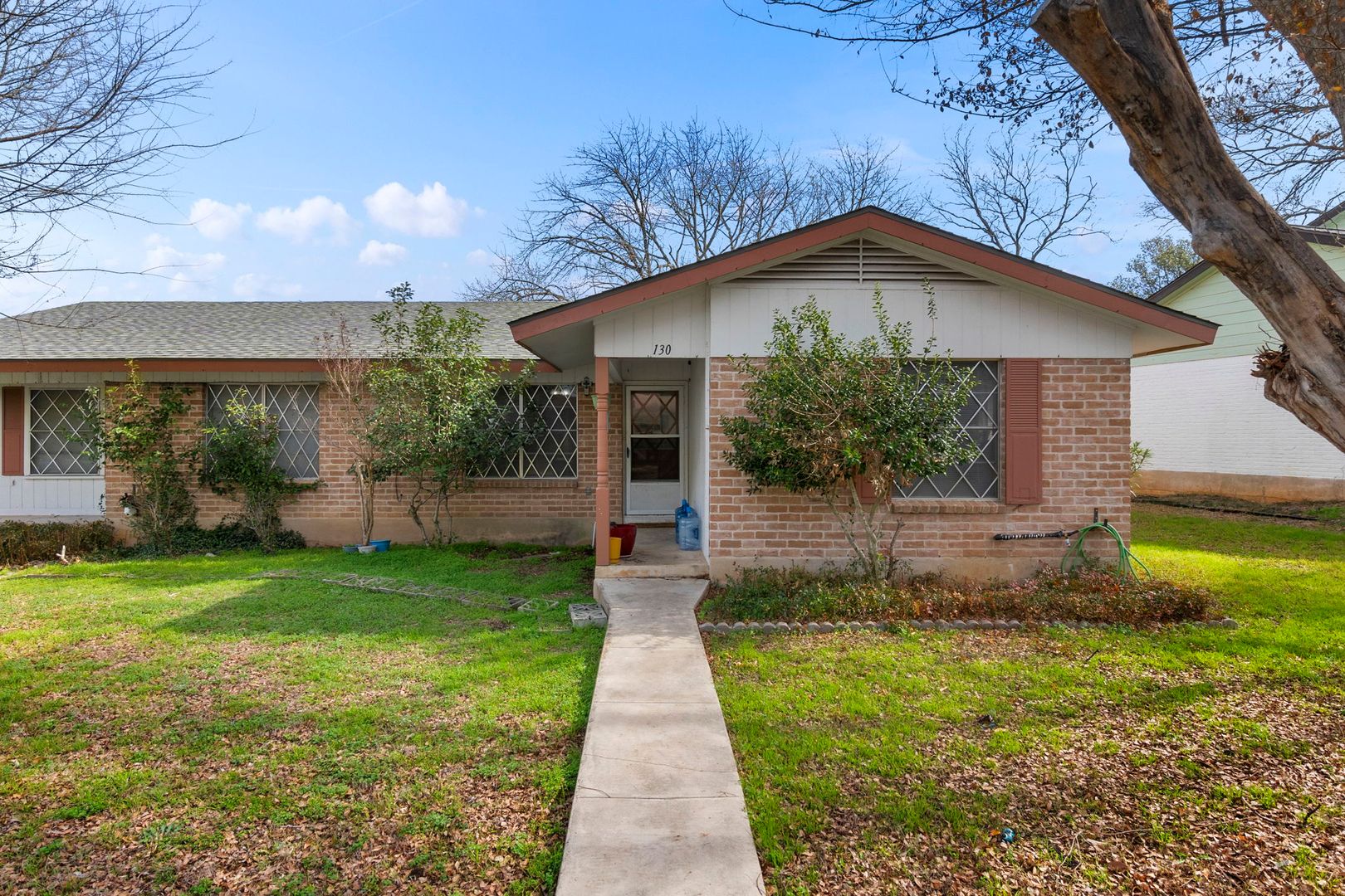 San Marcos House: 130 Algarita