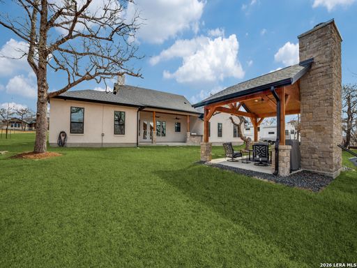 196 Bobby Lynn Dr, Adkins, TX 78101