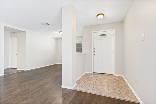 3 bedroom / 2 bath home in Creekside subdivision – photo 1