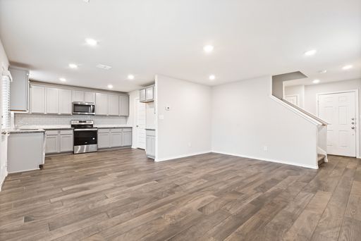 2432 Ayers Dr, Seguin, TX 78155