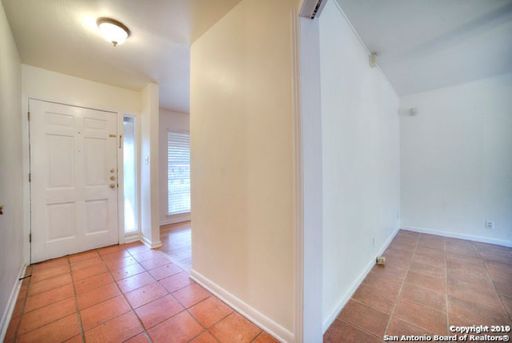3223 Oakleaf Dr, San Antonio, TX 78209