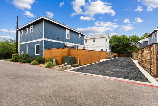 918 N Olive St, San Antonio, TX 78202