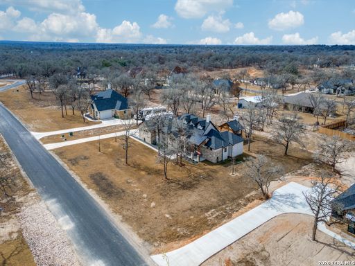 196 Bobby Lynn Dr, Adkins, TX 78101