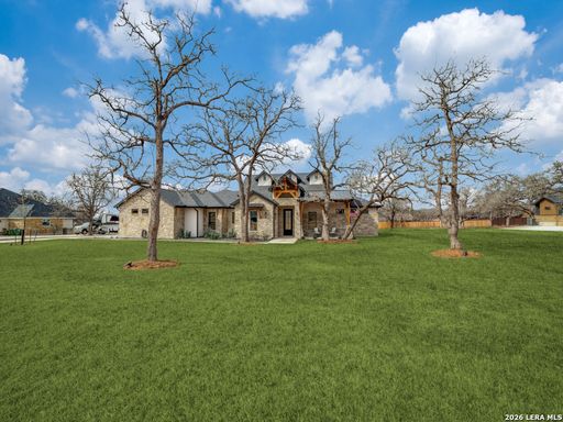 196 Bobby Lynn Dr, Adkins, TX 78101