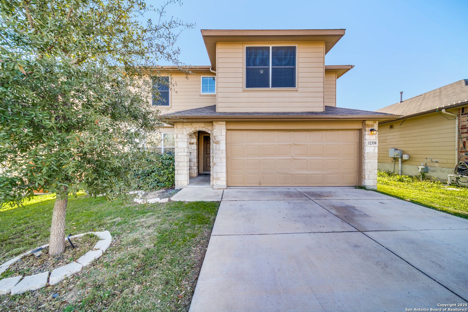 Selma House: 12358 Erstein Valley
