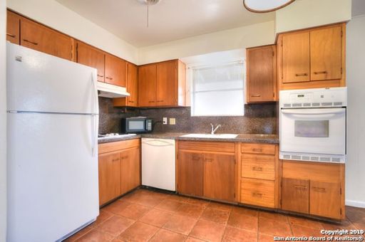 3223 Oakleaf Dr, San Antonio, TX 78209