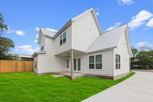 158 S. Academy Ave, New Braunfels, TX 78130