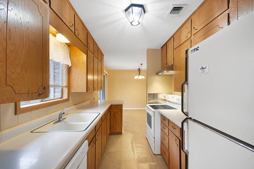 185 Oklahoma Ave., New Braunfels, TX 78130