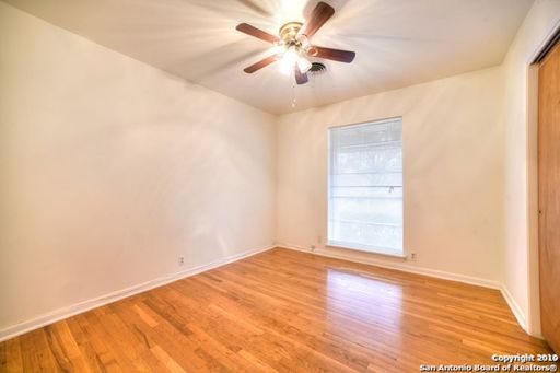 3223 Oakleaf Dr, San Antonio, TX 78209