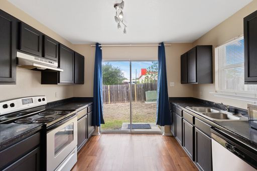 8304 Heights Valley, Converse, TX 78109