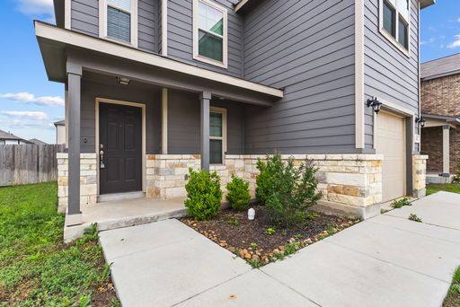 2432 Ayers Dr, Seguin, TX 78155