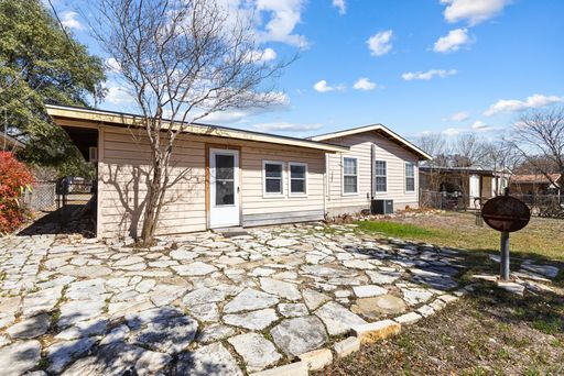 210 Dryden, San Antonio, TX 78213