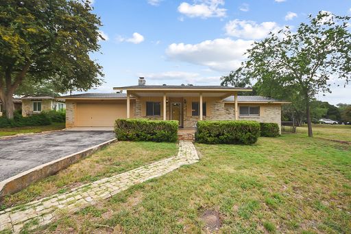 185 Oklahoma Ave., New Braunfels, TX 78130