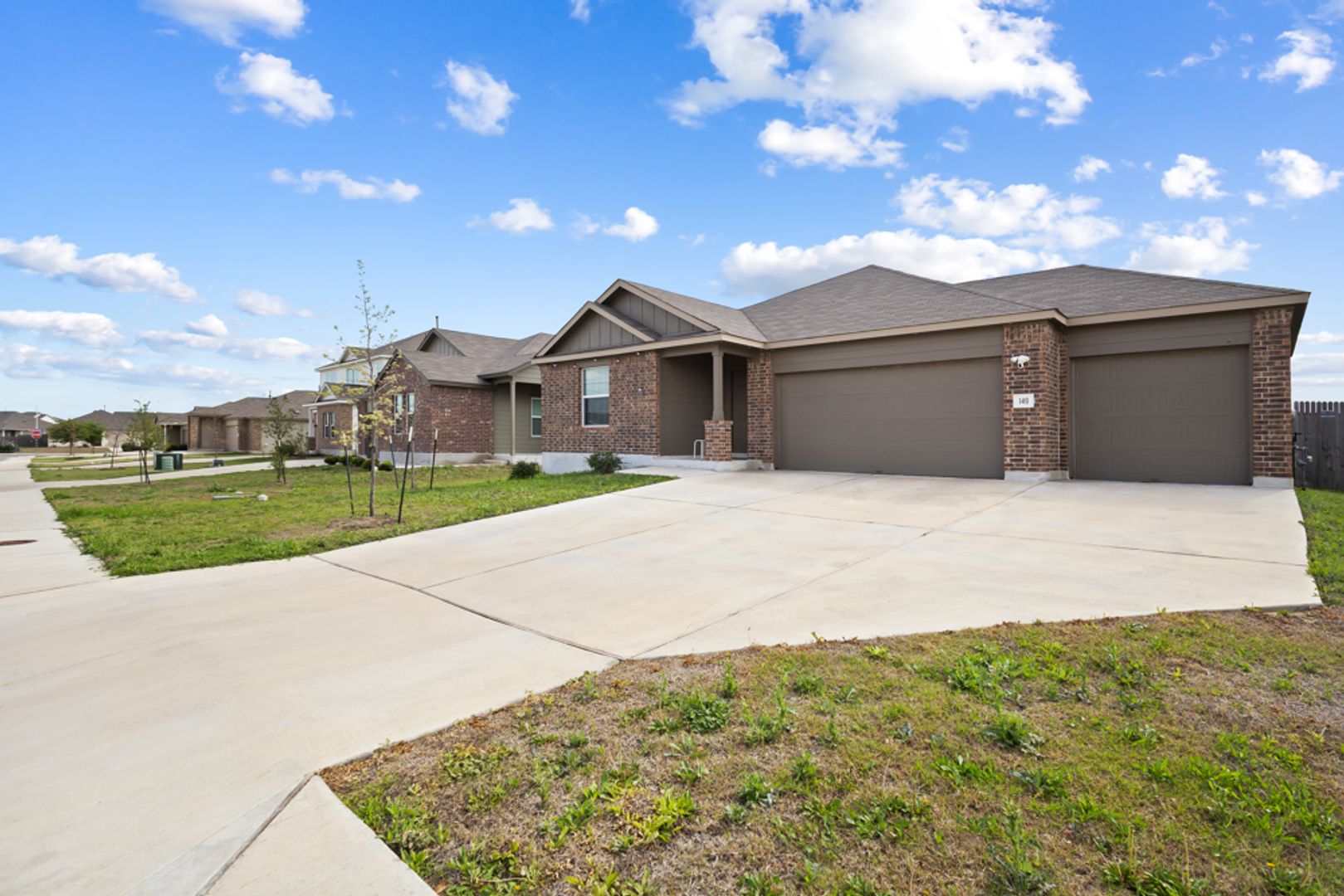 Kyle House: 149 River Rise Rd