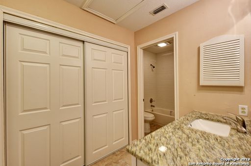 1431 Loma Alto Rd #4, San Antonio, TX 78232