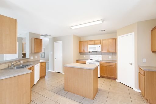 6526 Charles Field, Leon Valley, TX 78238