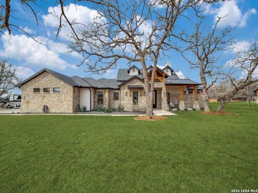 196 Bobby Lynn Dr, Adkins, TX 78101