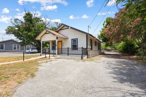 2 Bedroom/1 Bath Culebra Park Subdivision – photo 1