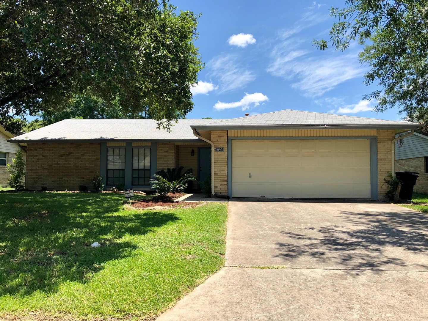 San Antonio House: 6726 Country Field
