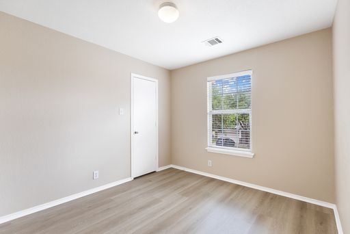 6526 Charles Field, Leon Valley, TX 78238