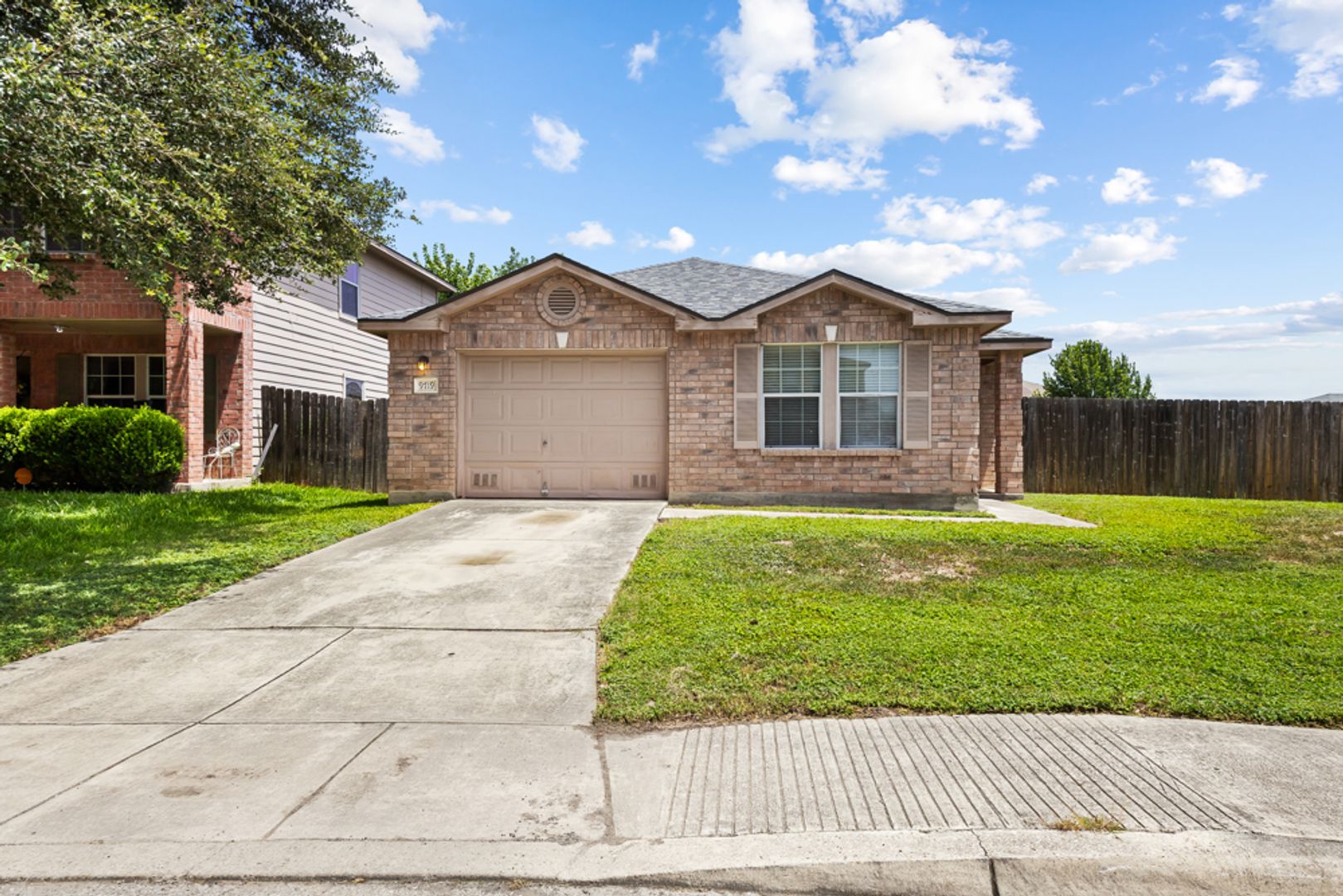 San Antonio House: 9719 Crescent Moon