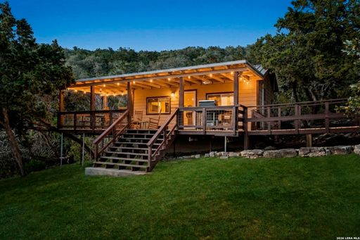 11.7 Private Acres • All Bills Paid • Fully Furnished Option • Hill Country Views • 500 Sq Ft Workshop • Nightly Stargazing Included