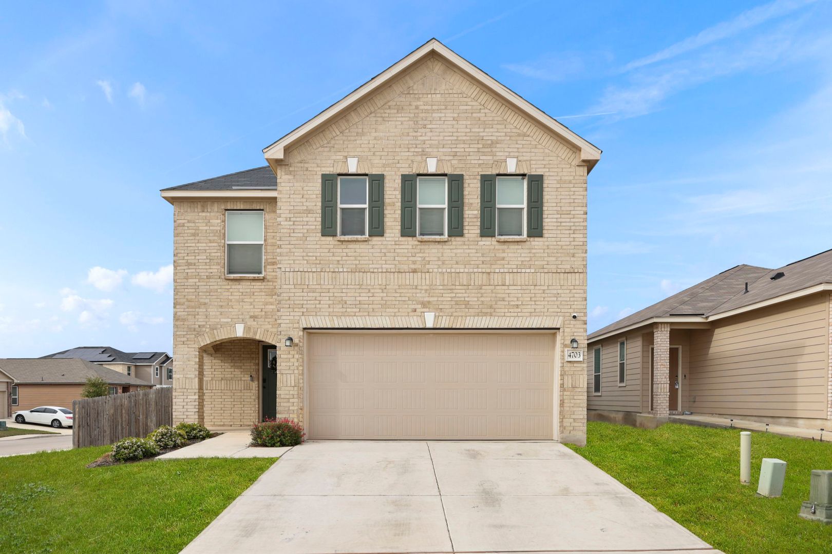 San Antonio House: 4703 Plaza Center