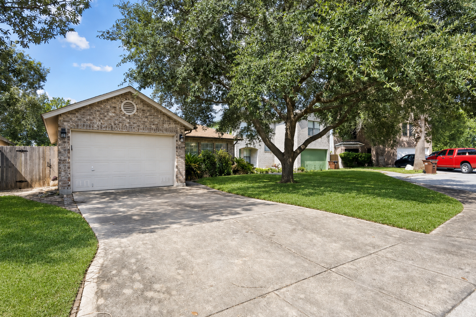 San Antonio House: 11030 Victors Hill
